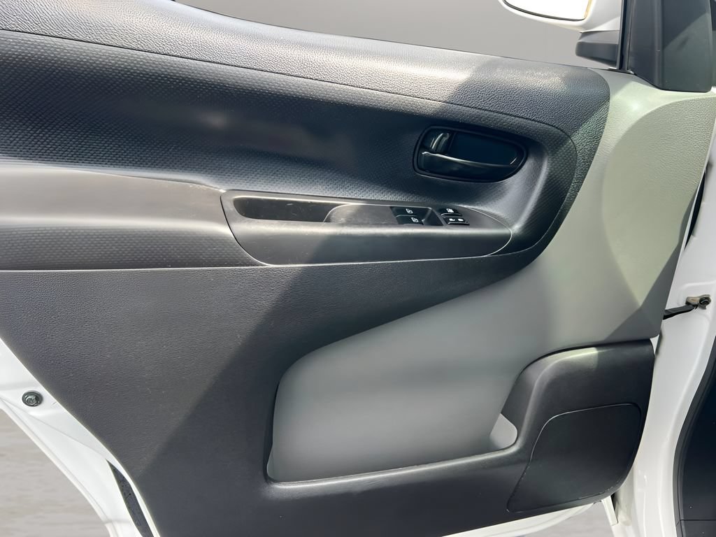 Used 2021 Nissan NV200 SV w/ Sliding Door Glass Package FWD image 12