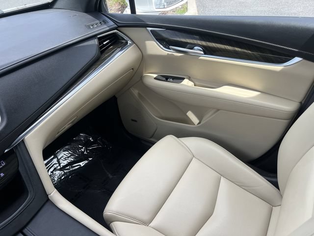 Used 2019 Cadillac XT5 FWD image 15