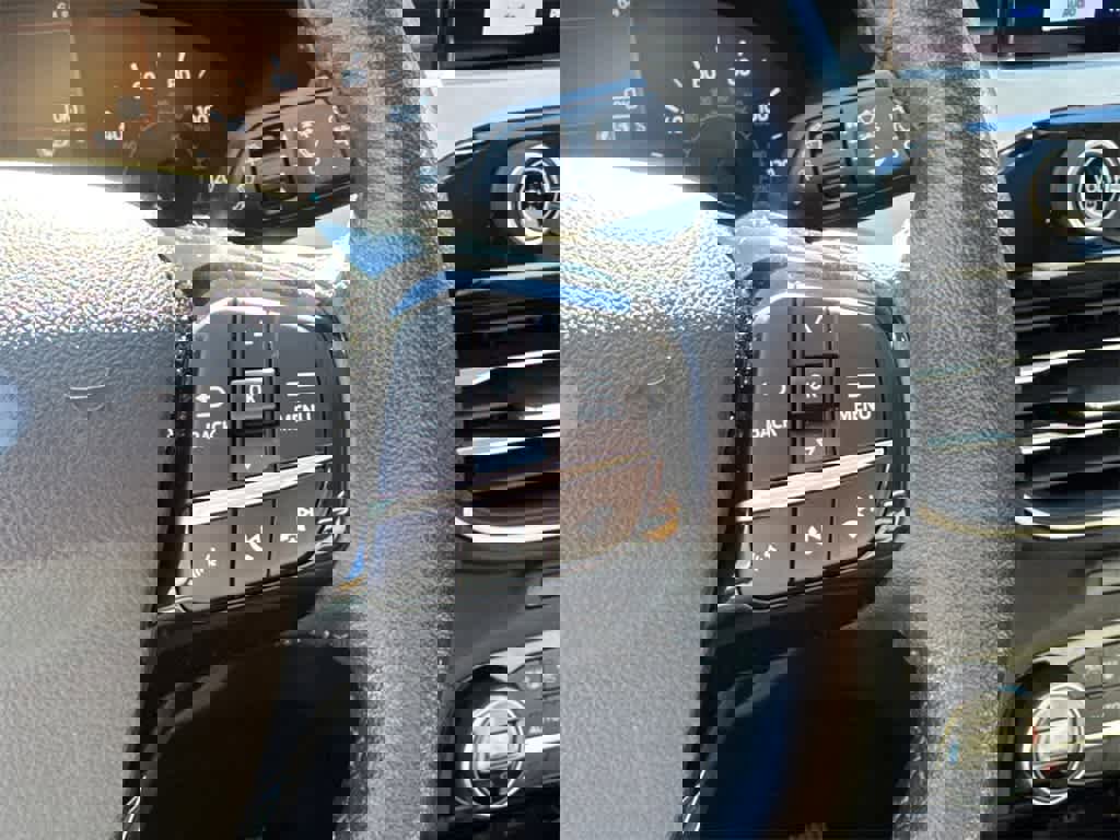 Certified 2021 Ford Escape SE w/ SE Sport Appearance Package image 23