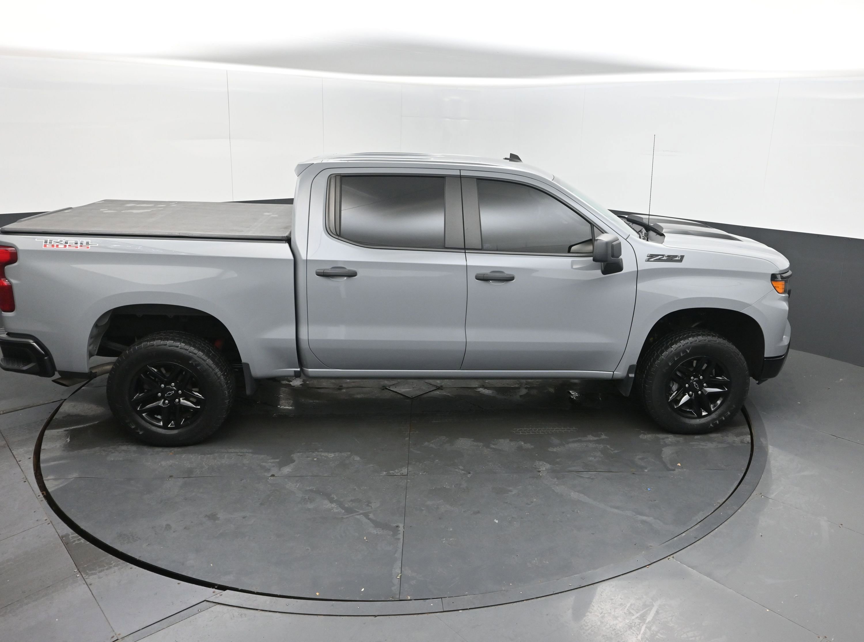 Used 2024 Chevrolet Silverado 1500 Custom Trail Boss w/ LPO, Dark Essentials Package AWD/4WD image 39