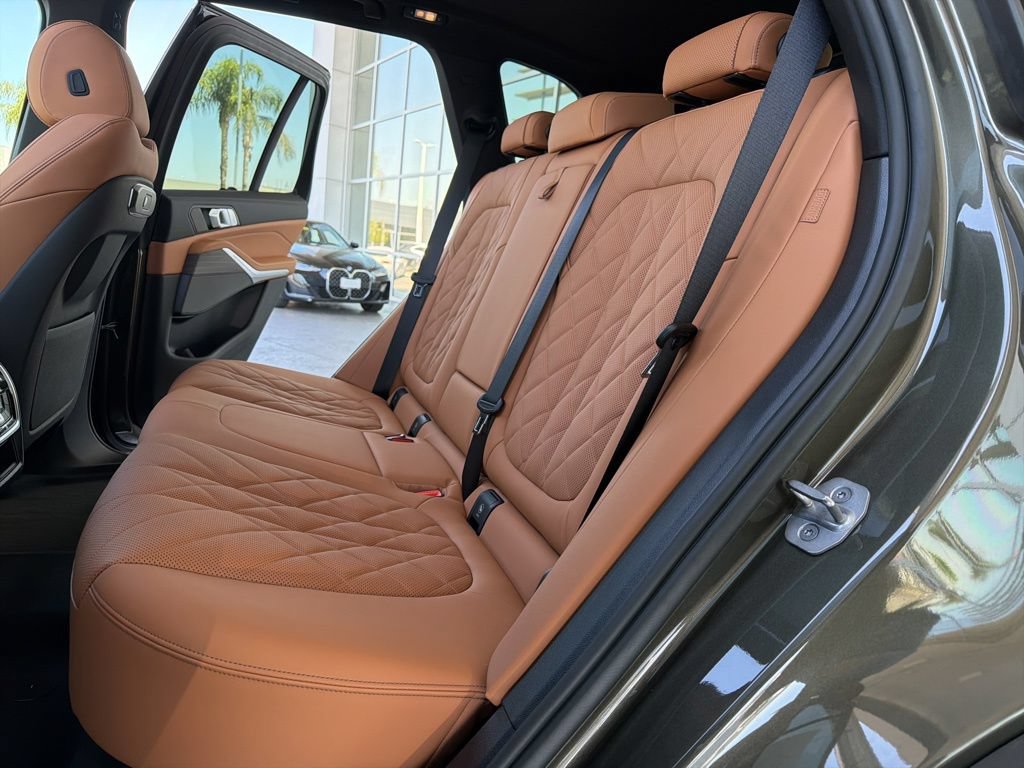 New 2026 BMW X5 xDrive50e w/ Premium Package AWD/4WD image 13