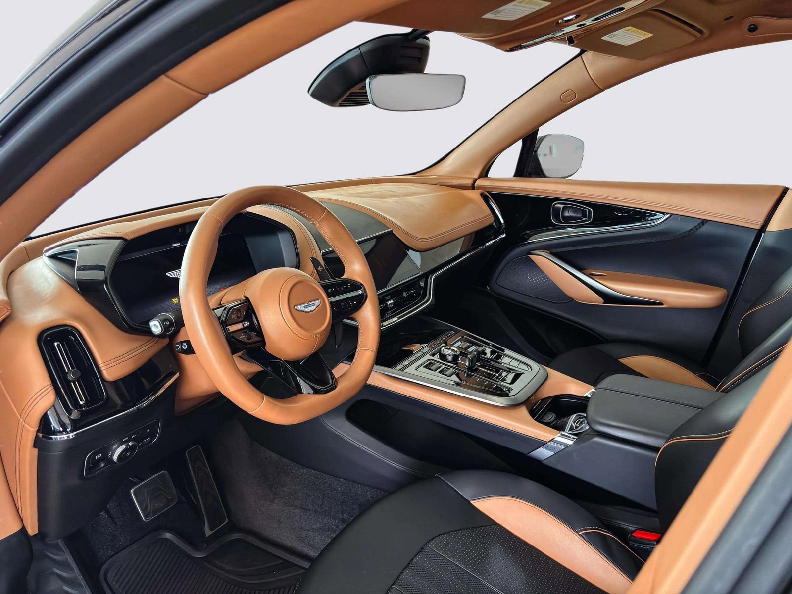 Used 2025 Aston Martin DBX 707 image 23