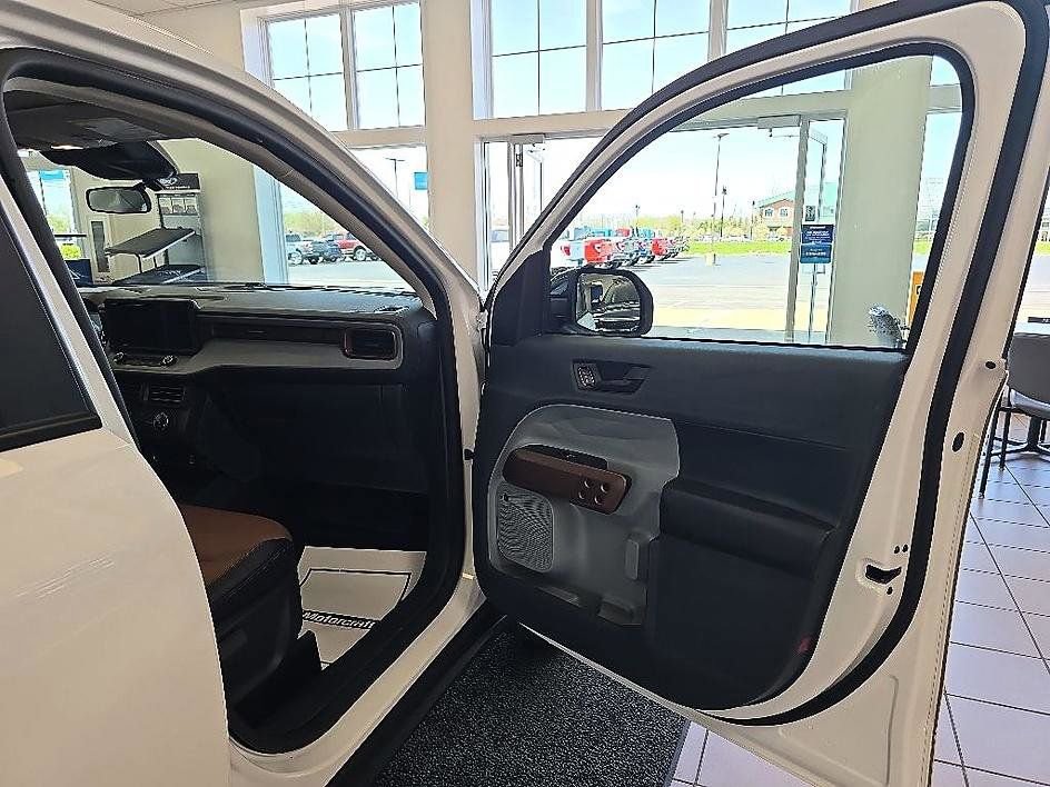 Used 2024 Ford Maverick Lariat FWD image 38