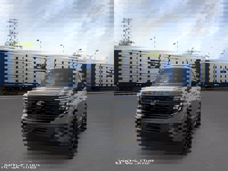 New 2026 Ford Expedition Platinum image 2