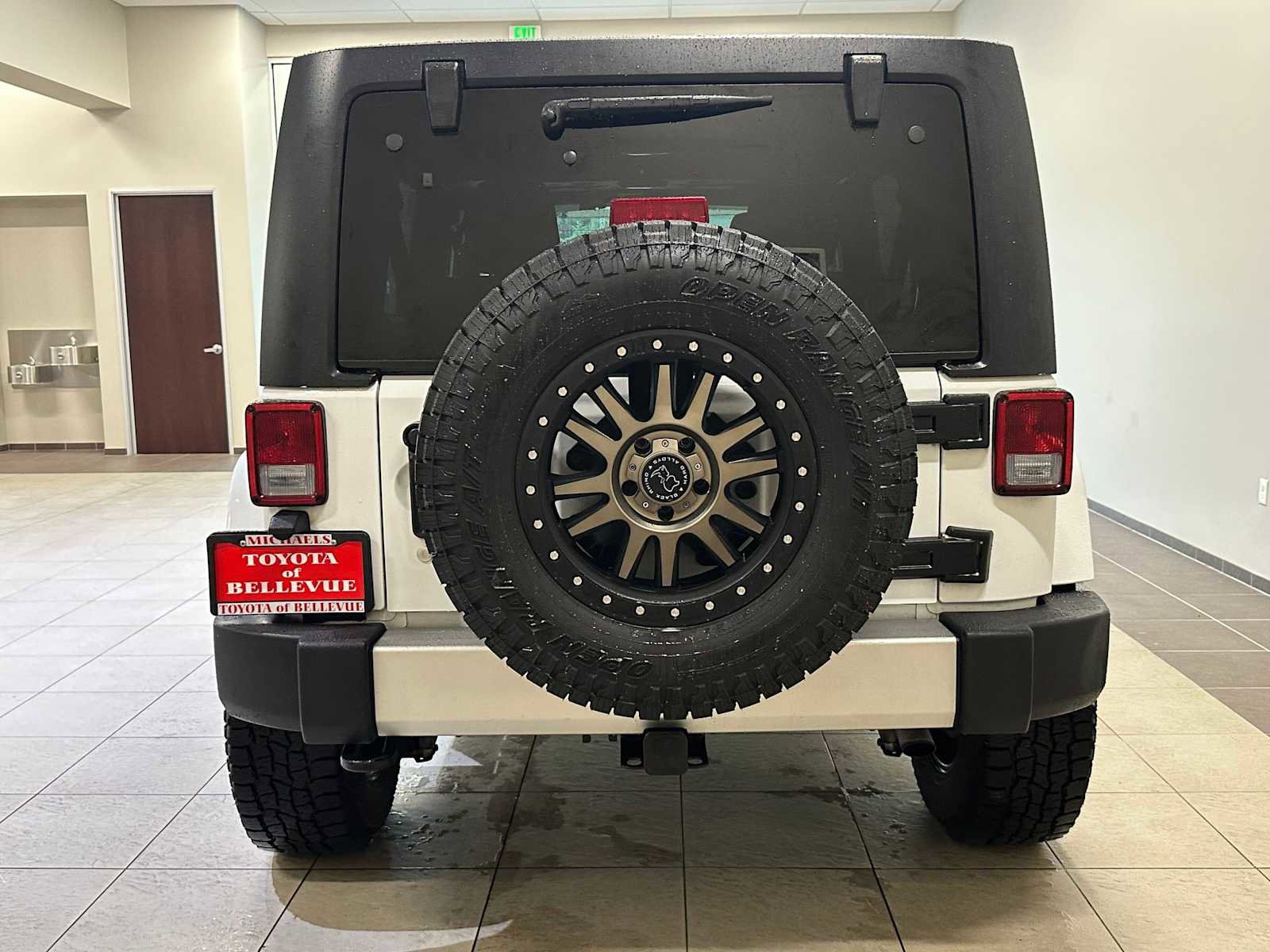 Used 2017 Jeep Wrangler Unlimited Sahara image 5