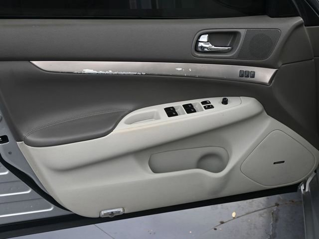 Used 2012 INFINITI G37 Journey w/ Premium Pkg image 9