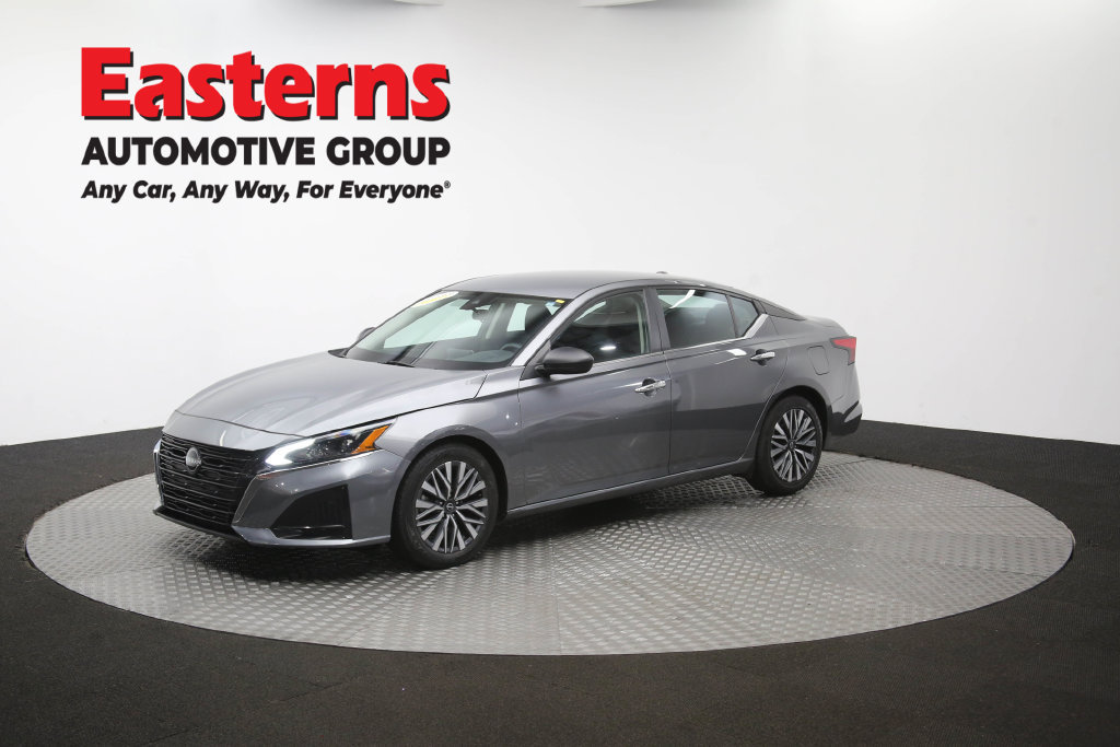 Used 2024 Nissan Altima 2.5 SV FWD image 59