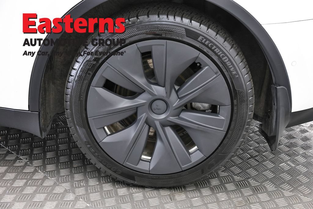Used 2021 Tesla Model Y Long Range AWD/4WD image 27