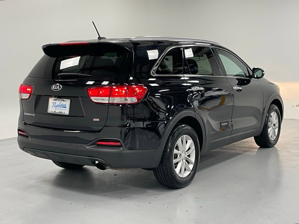 Used 2016 Kia Sorento LX image 4
