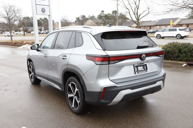 Used 2025 Volkswagen Tiguan SE w/ Panoramic Sunroof Package image 5