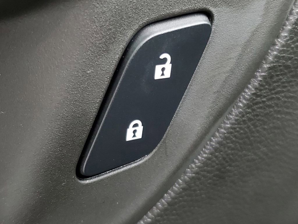 Used 2024 Buick Encore GX Sport Touring w/ Advanced Technology Package image 29