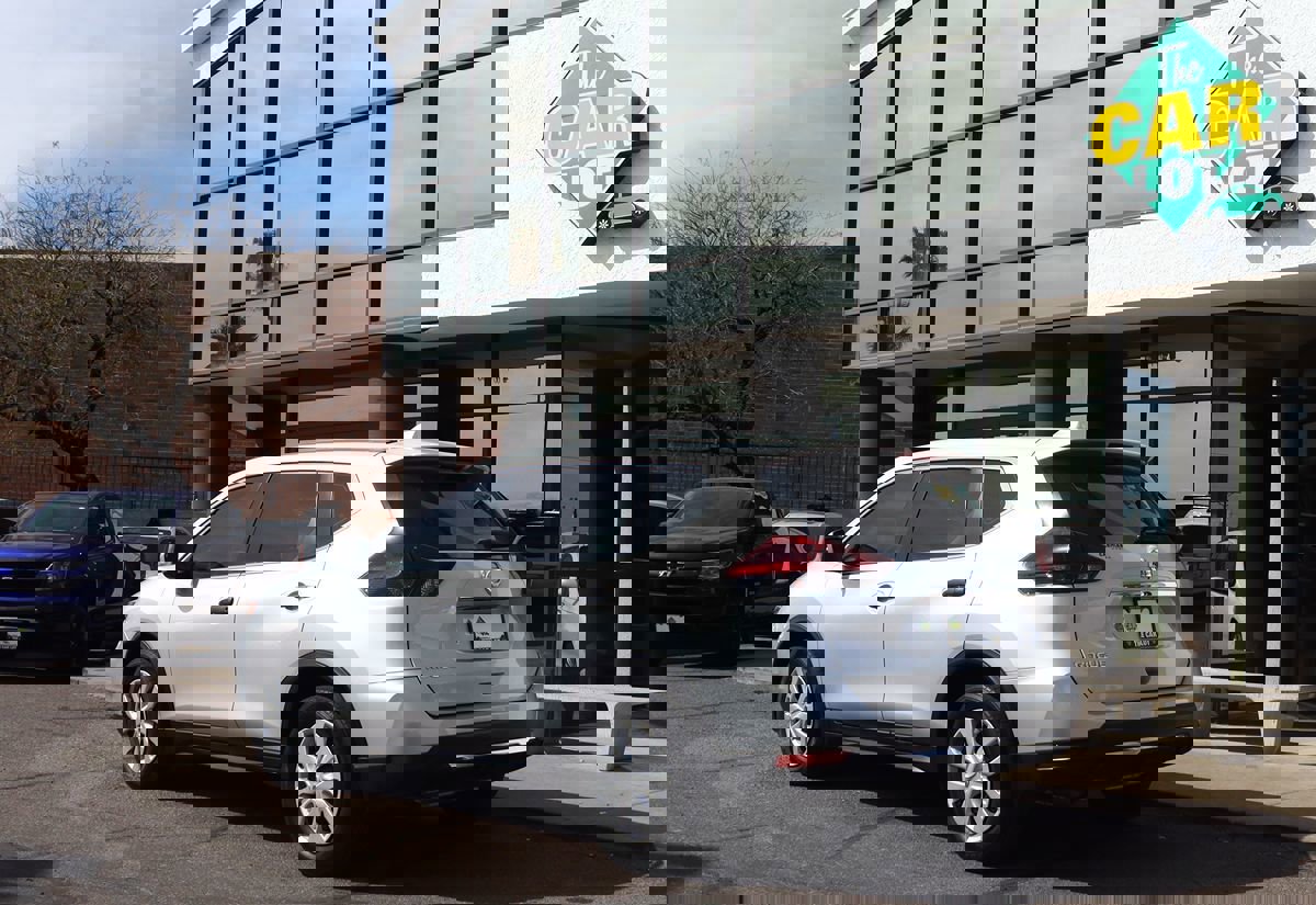 Used 2019 Nissan Rogue S image 9