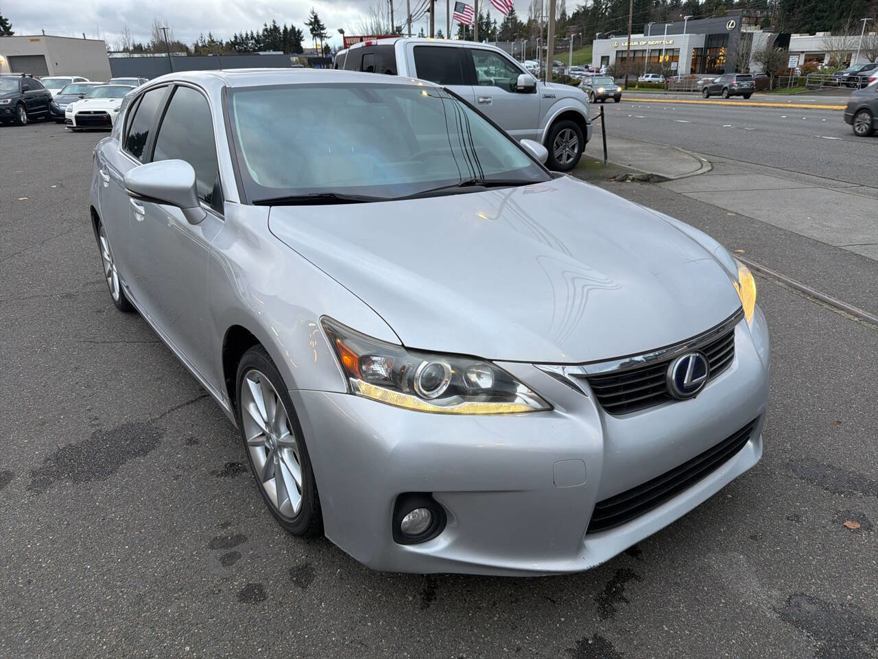 Used 2011 Lexus CT 200h Premium w/ Premium Audio Pkg image 10
