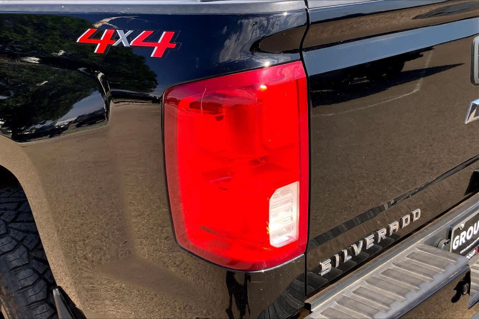 Used 2018 Chevrolet Silverado 1500 High Country AWD/4WD image 29