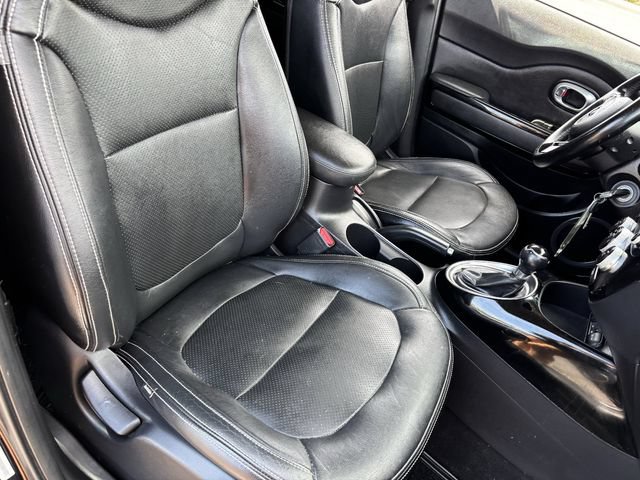Used 2015 Kia Soul ! FWD image 10