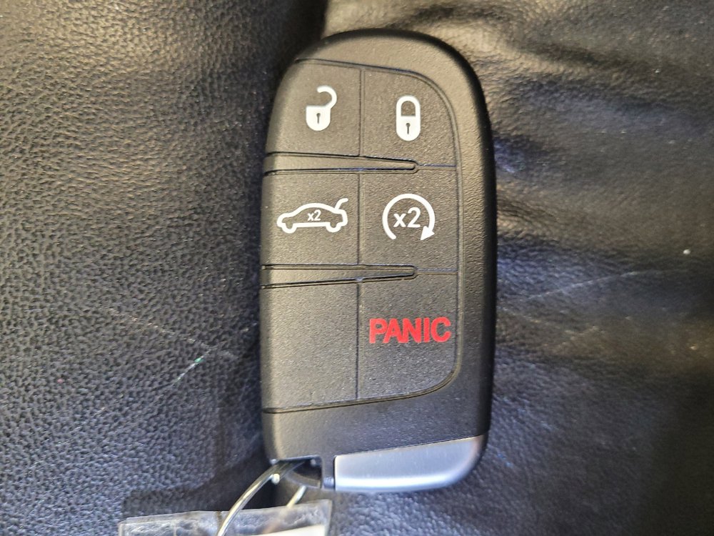 Used 2016 Jeep Grand Cherokee Limited AWD/4WD image 32