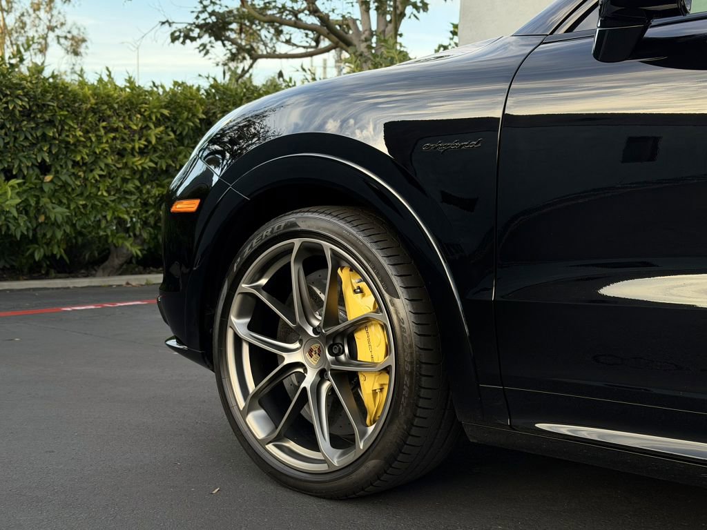 Used 2023 Porsche Cayenne Turbo S AWD/4WD image 25