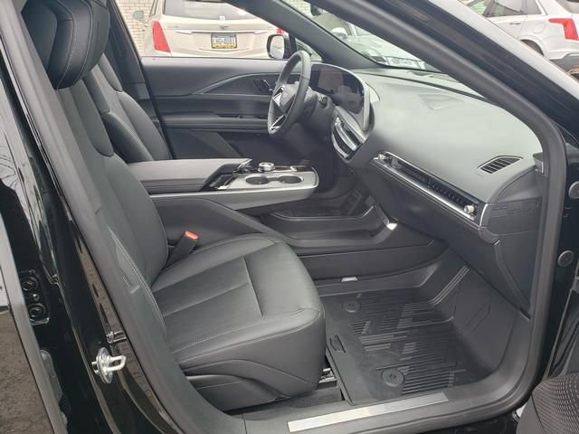 New 2025 Cadillac Lyriq Luxury w/ LPO, Floor Liner Package image 20