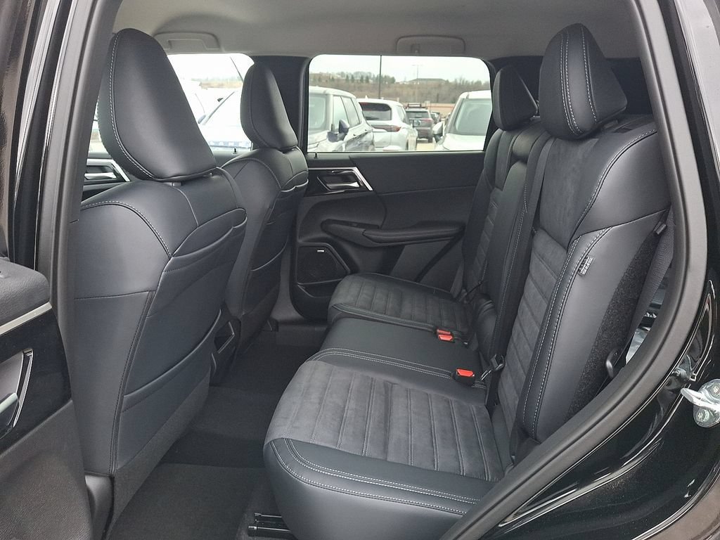 New 2026 Mitsubishi Outlander SE AWD/4WD image 5