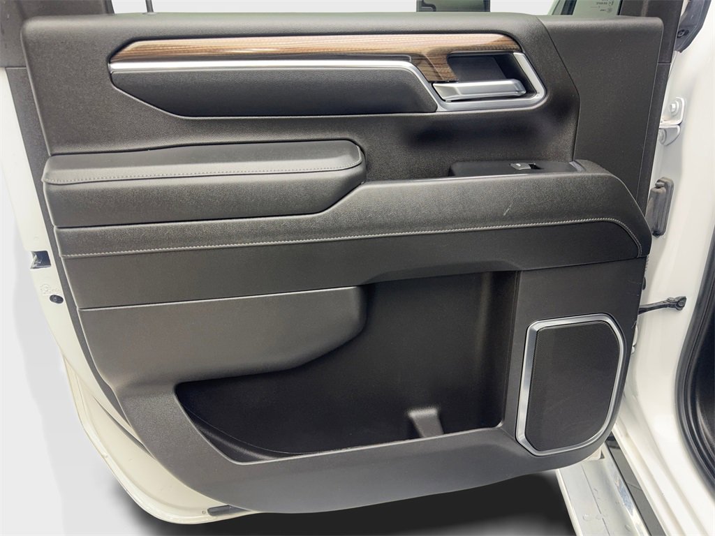 Used 2024 Chevrolet Silverado 2500 LT image 40