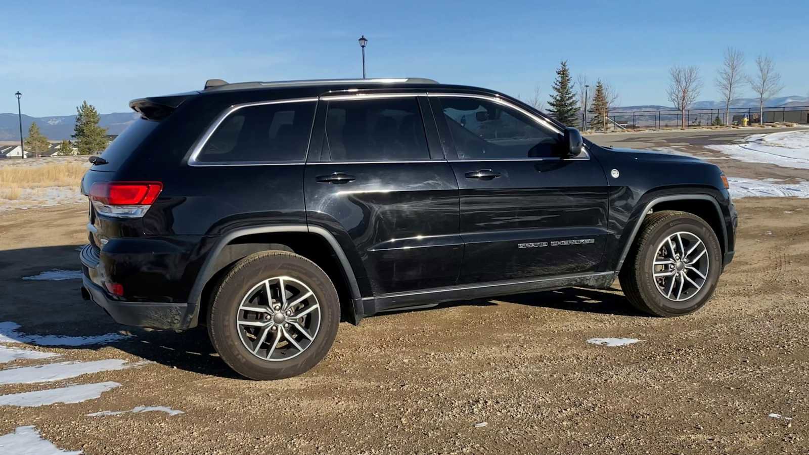 Certified 2020 Jeep Grand Cherokee Laredo w/ Quick Order Package 2BN North image 8