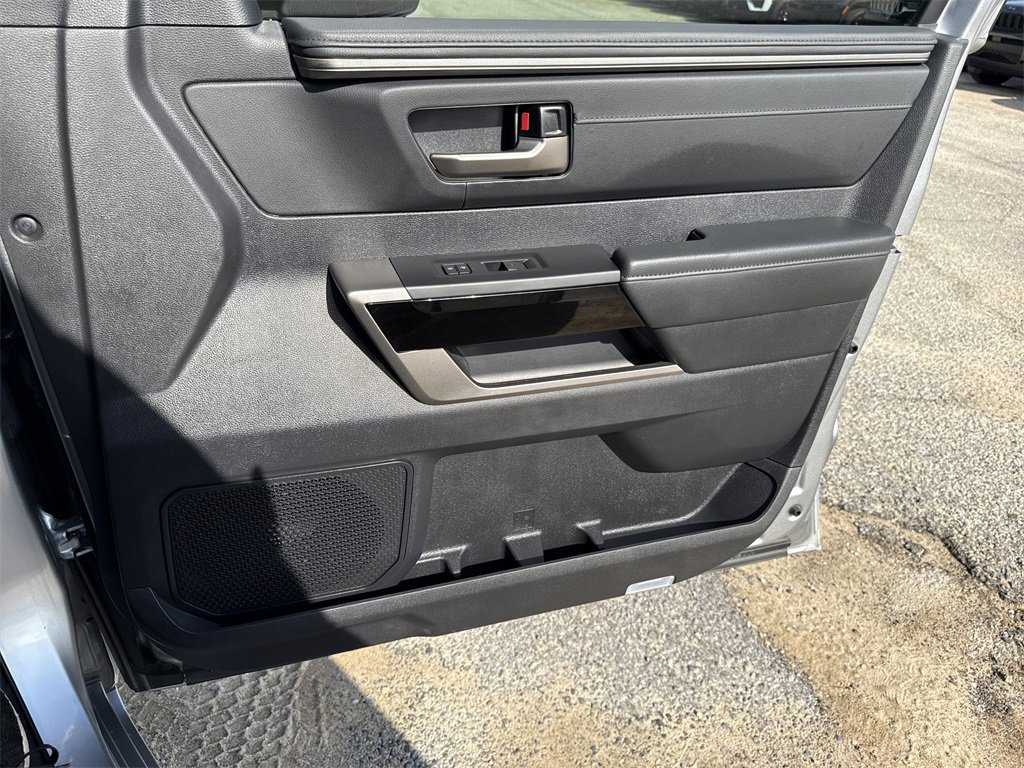 Used 2024 Toyota Tundra Limited image 39