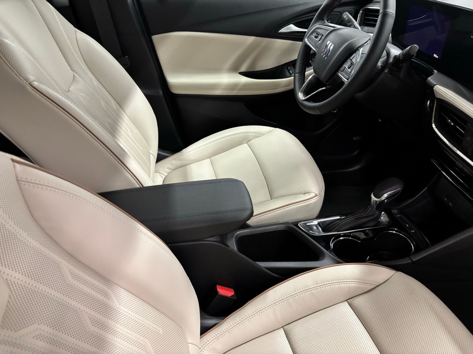 Used 2026 Buick Encore GX Avenir w/ Avenir Convenience Package FWD image 21