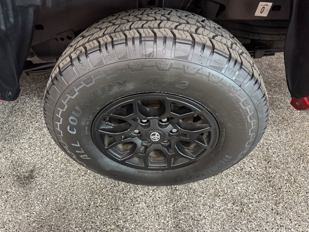 Used 2022 Toyota Tacoma SR5 w/ Technology Package image 14