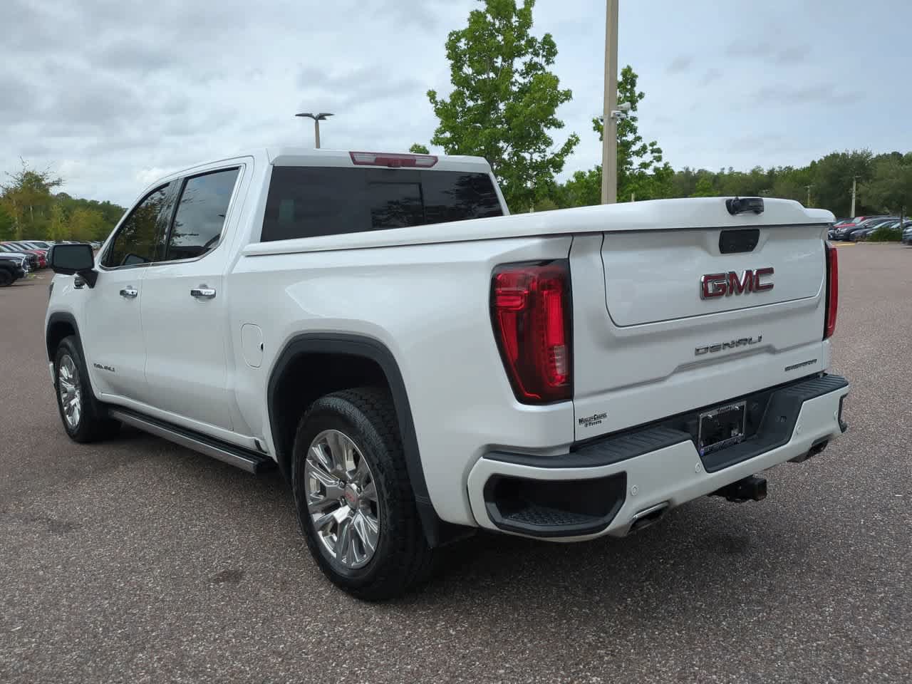 Used 2023 GMC Sierra 1500 Denali w/ Technology Package AWD/4WD image 4