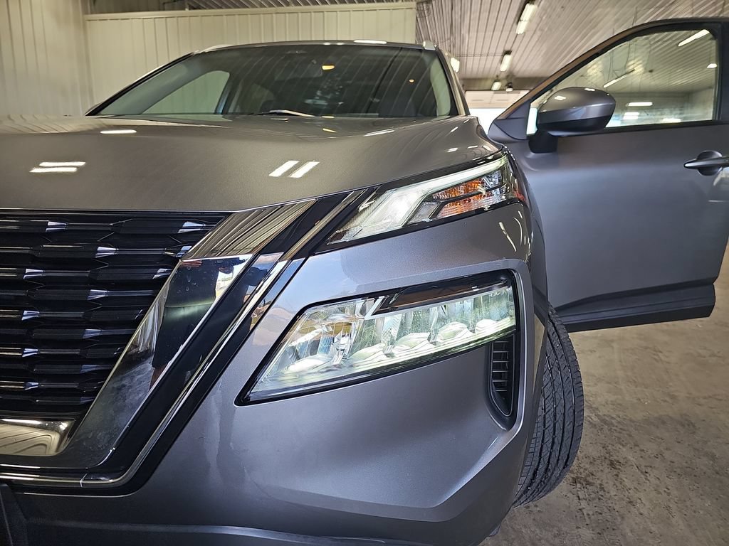 Used 2023 Nissan Rogue SV w/ SV Premium B Package AWD/4WD image 32