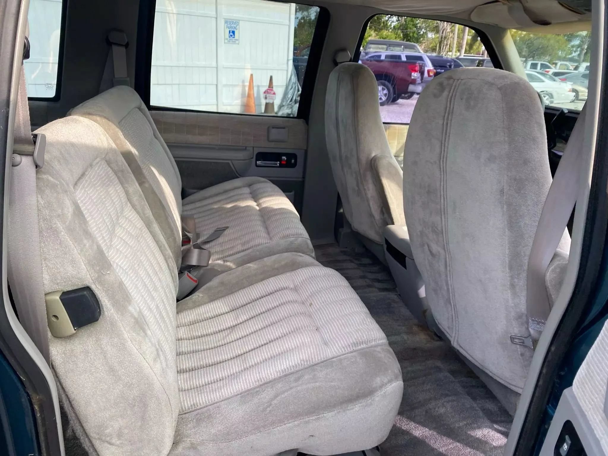 Used 1994 Chevrolet Suburban 2WD image 15