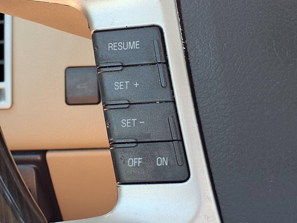 Used 2009 Lincoln MKX 2WD image 23