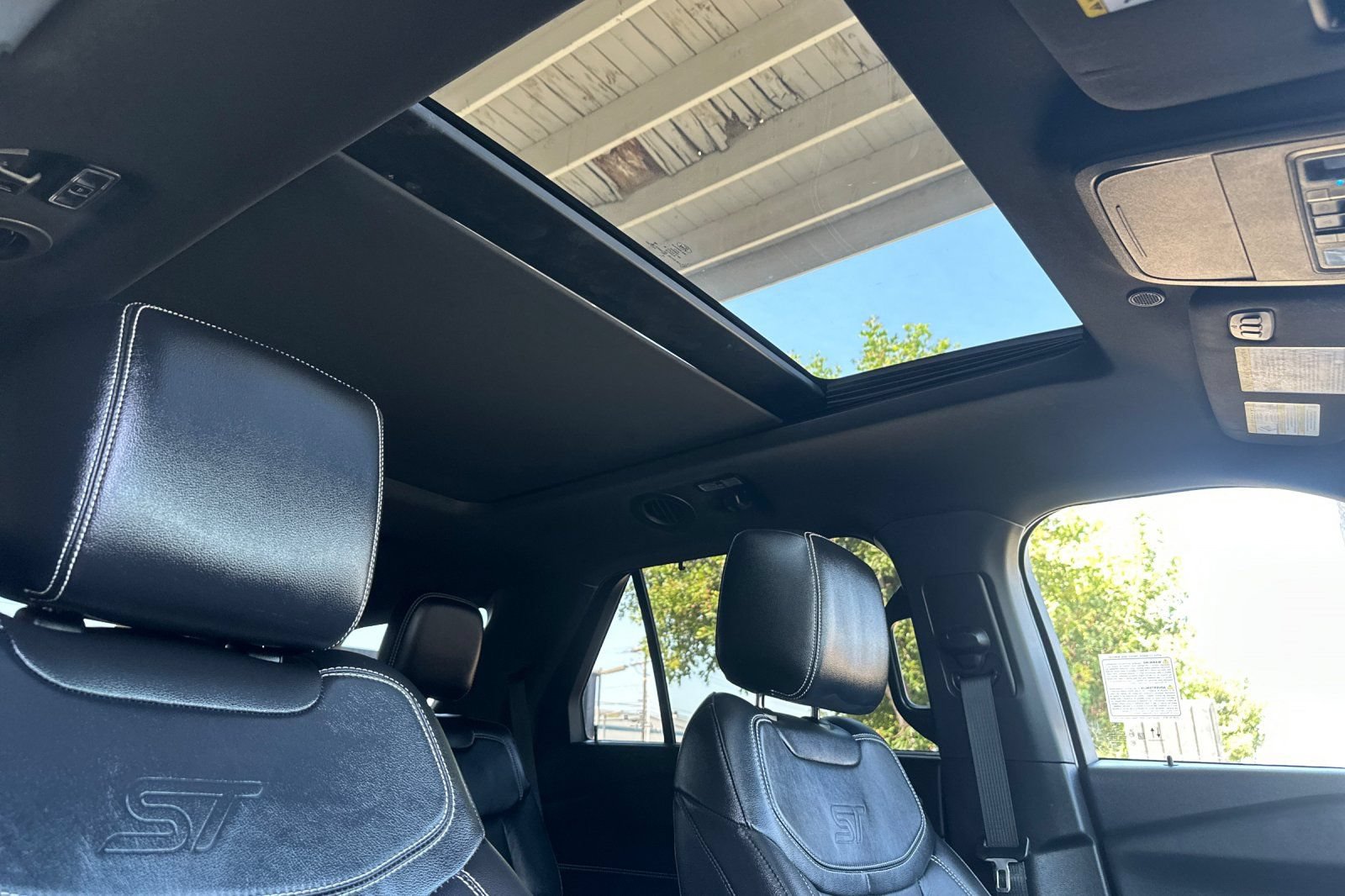 Used 2022 Ford Explorer ST w/ Equipment Group 401A AWD/4WD image 19