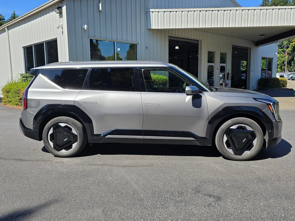 Certified 2024 Kia EV9 Land AWD/4WD image 8