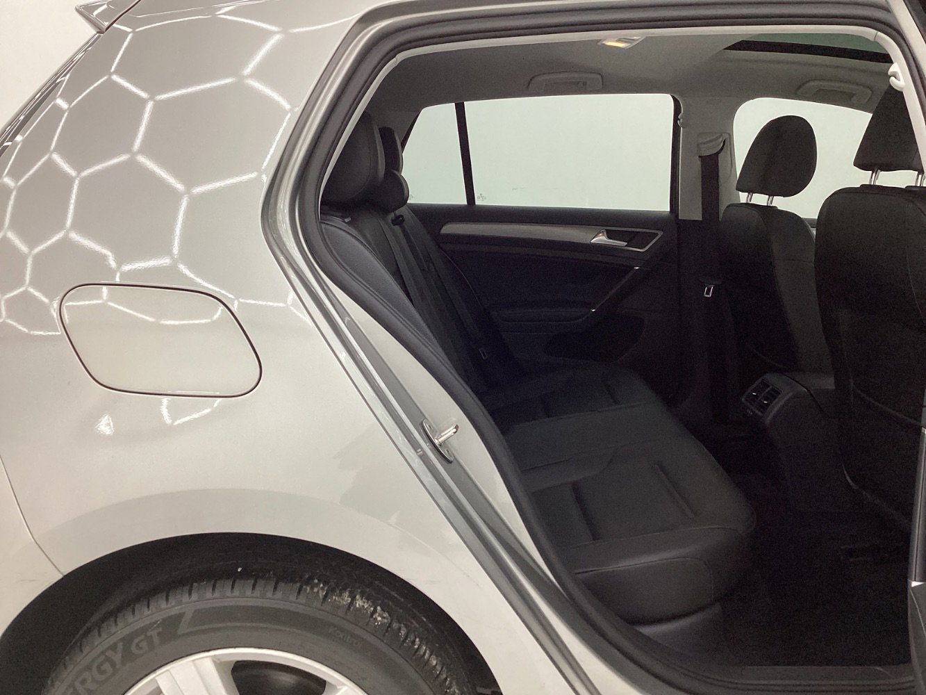 Used 2017 Volkswagen Golf Wolfsburg Edition image 21