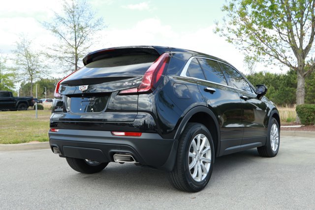 Used 2022 Cadillac XT4 Luxury w/ Cold Weather Package FWD image 6