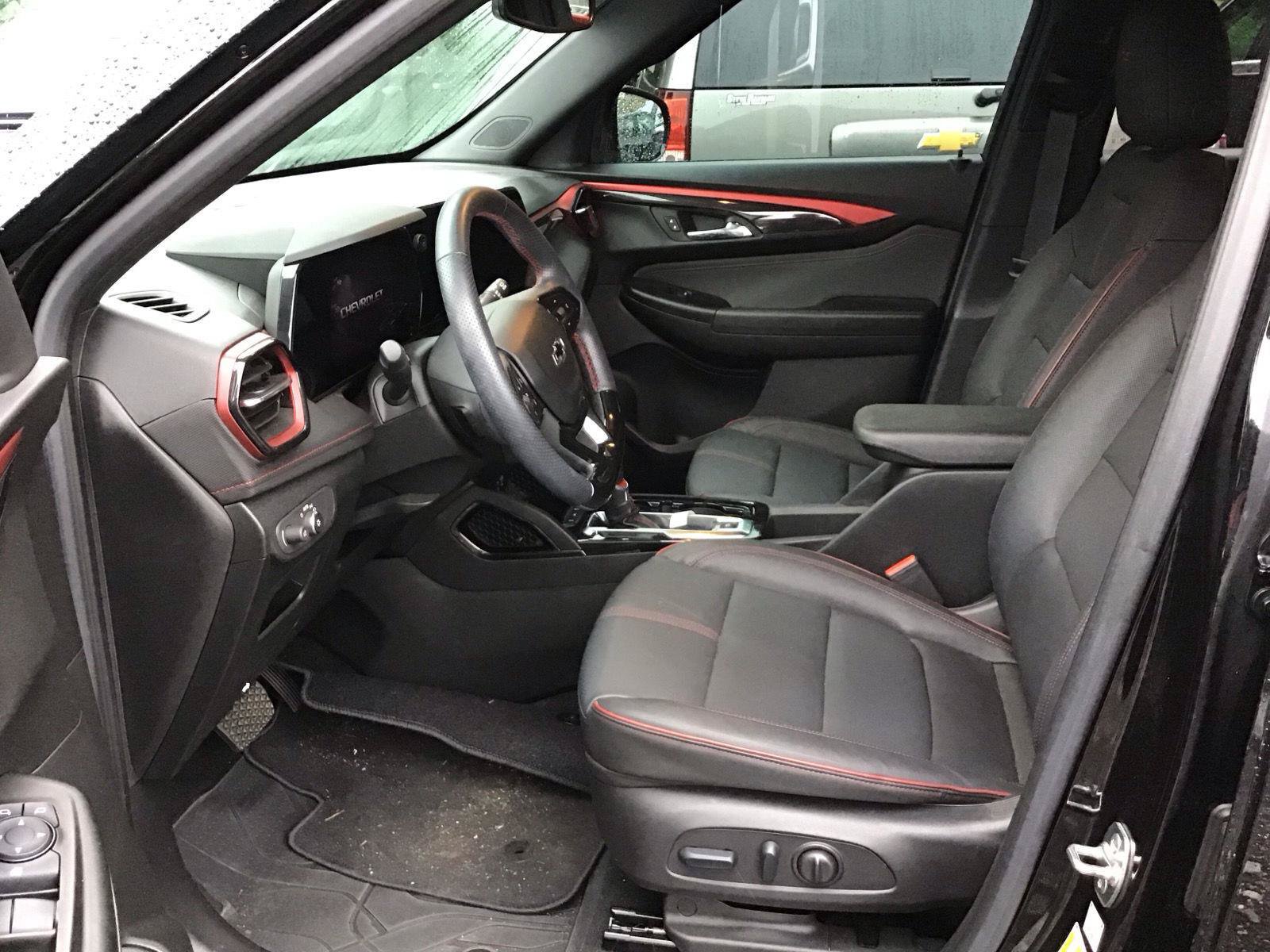 Used 2024 Chevrolet TrailBlazer RS w/ Convenience Package AWD/4WD image 9