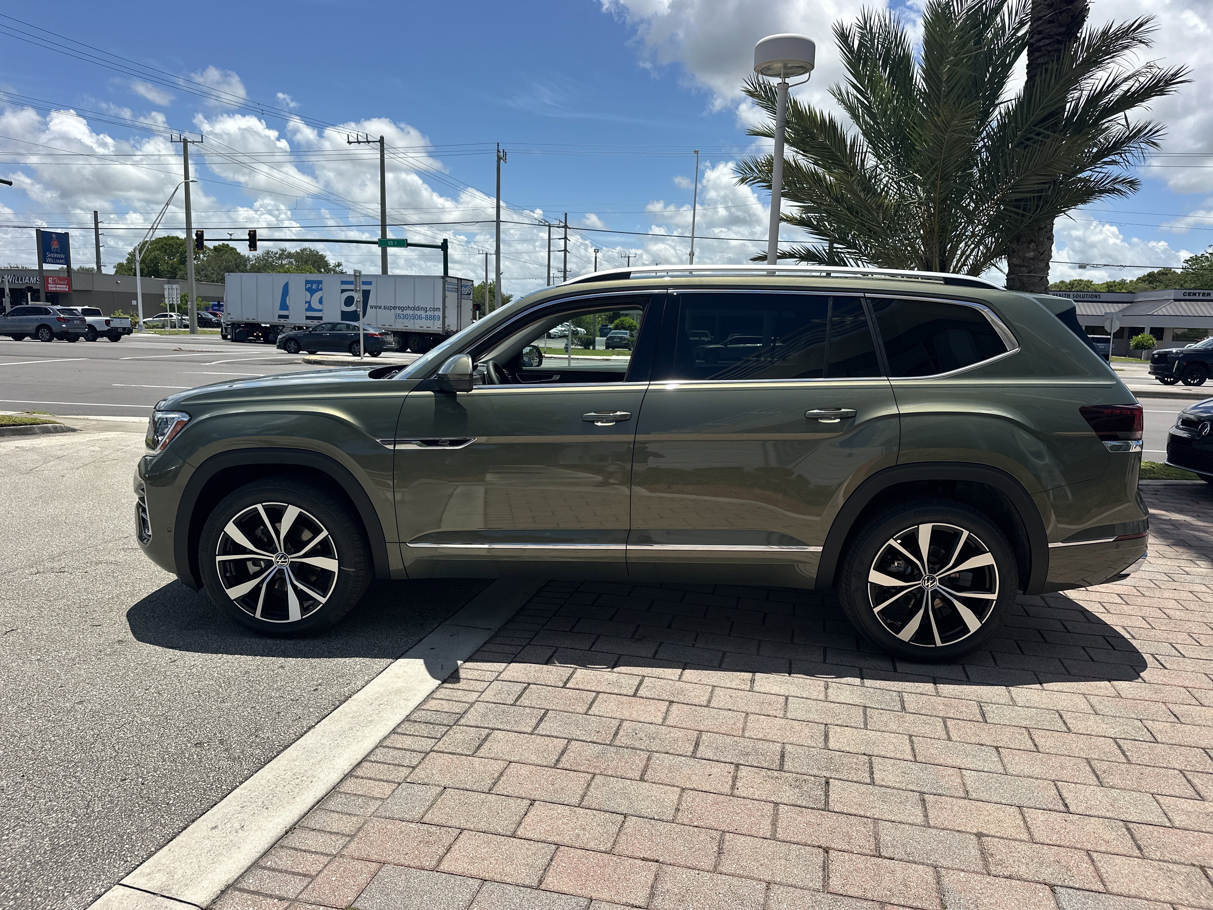 New 2026 Volkswagen Atlas SEL Premium R-Line AWD/4WD image 10