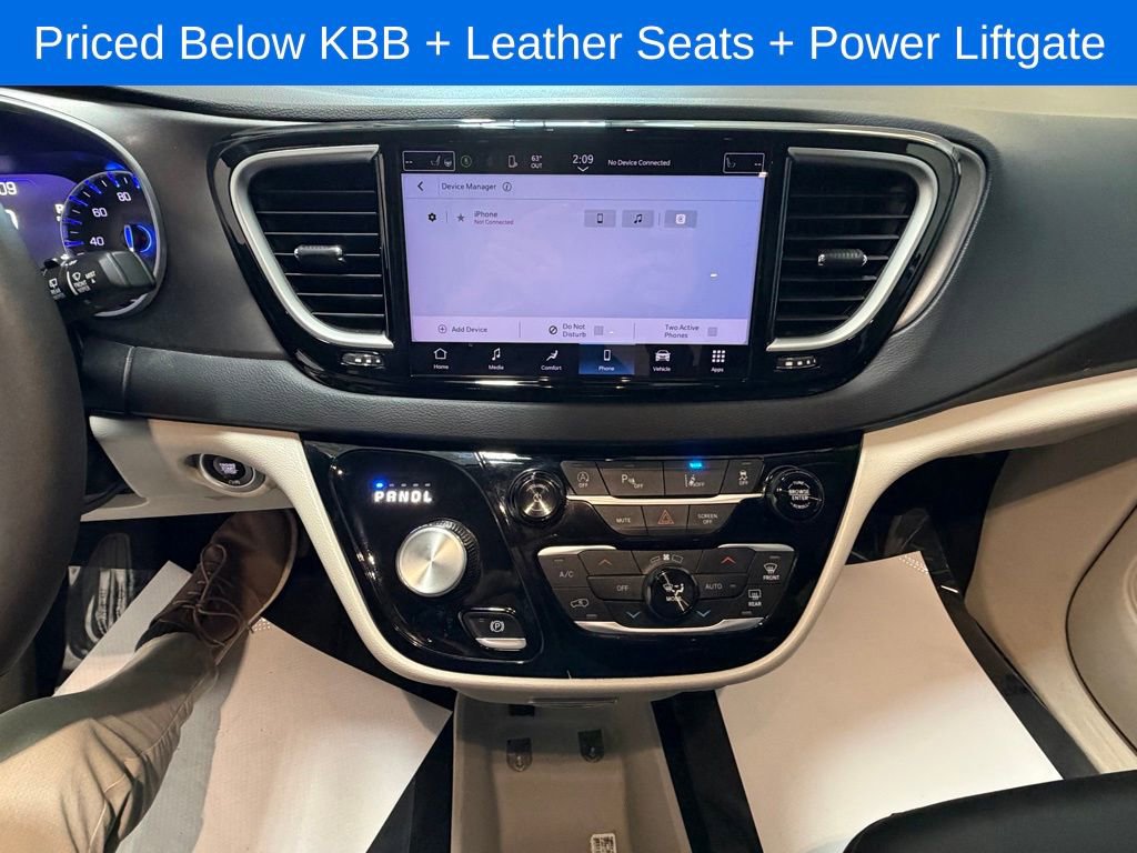 Used 2024 Chrysler Pacifica Touring-L FWD image 13