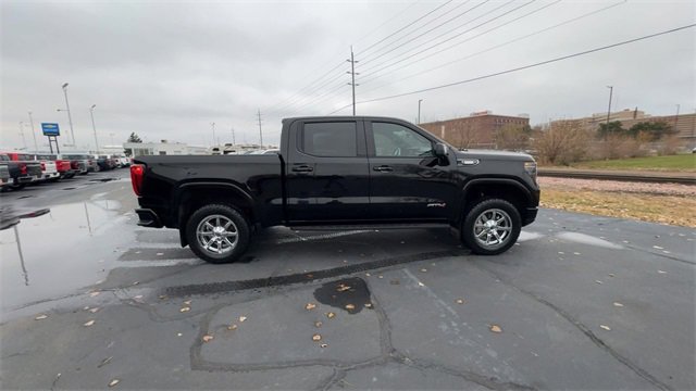 Used 2022 GMC Sierra 1500 AT4 w/ AT4 Premium Package image 9