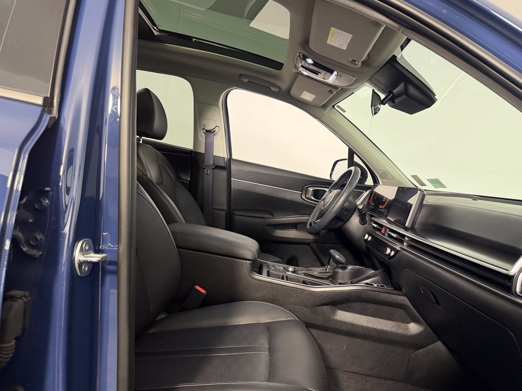 Used 2024 Kia Sorento EX w/ Panoramic Sunroof Package FWD image 27