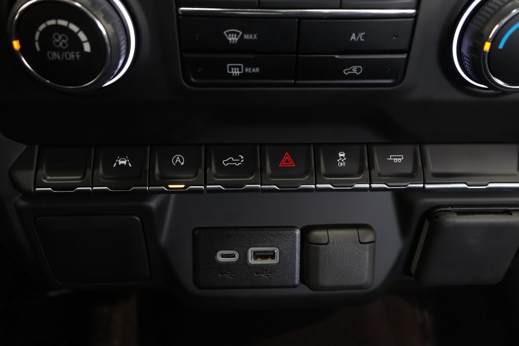 Used 2025 Chevrolet Silverado 1500 Custom RWD image 31