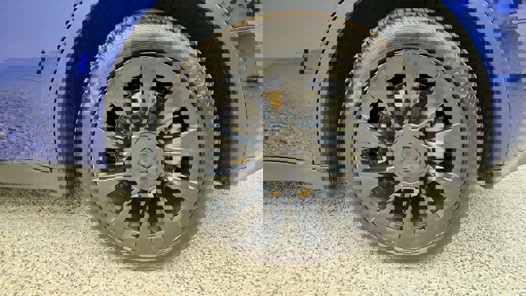 Used 2020 Tesla Model Y Long Range image 9