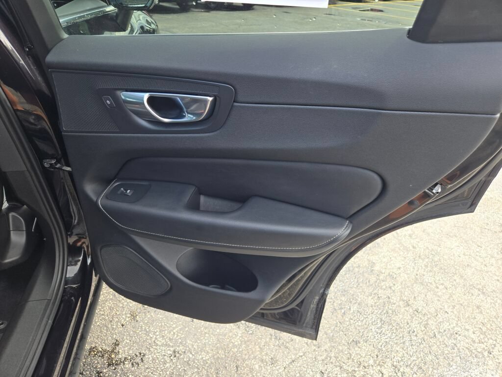 Used 2019 Volvo XC60 T8 Inscription AWD/4WD image 16