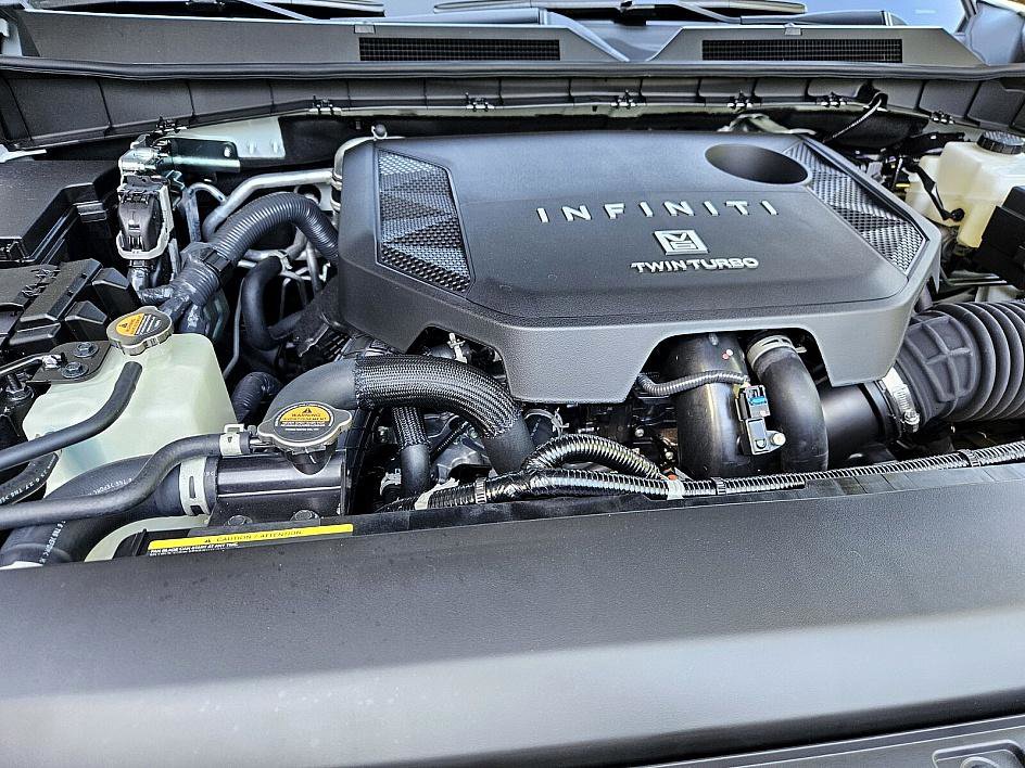 New 2026 INFINITI QX80 Luxe image 16