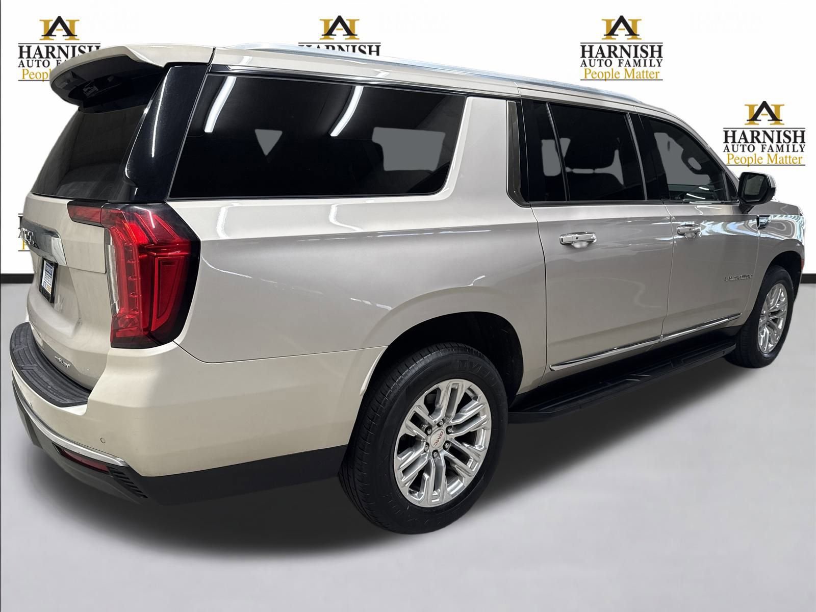 Used 2021 GMC Yukon XL SLT image 6