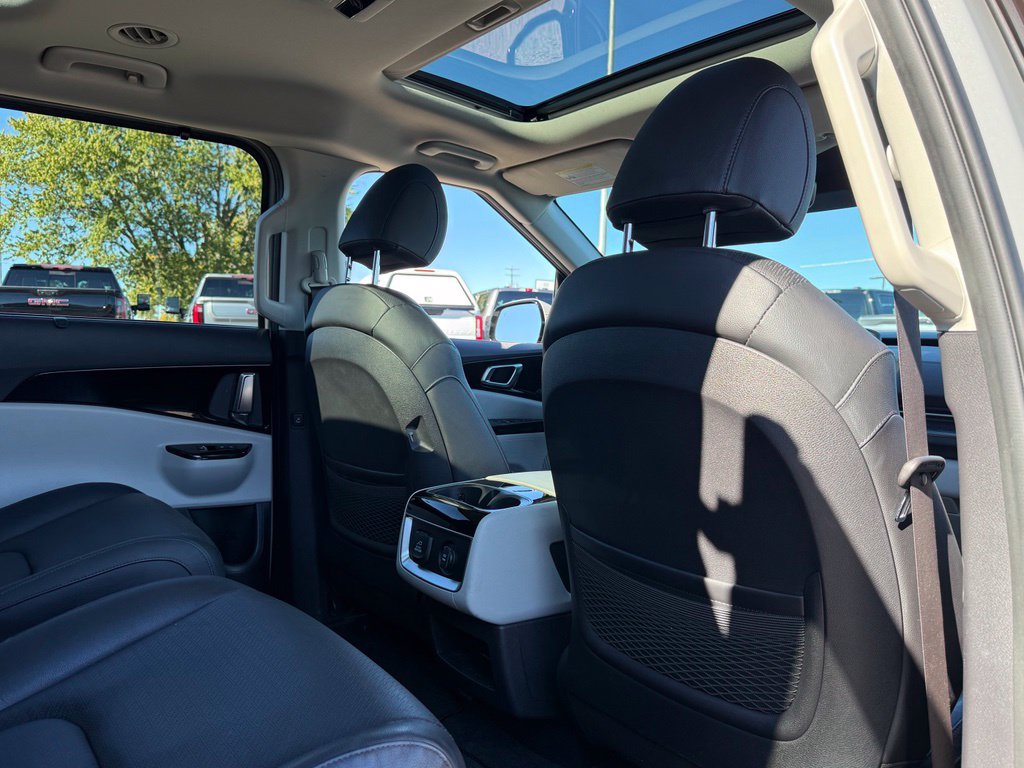 Used 2024 Kia Carnival SX Prestige FWD image 18