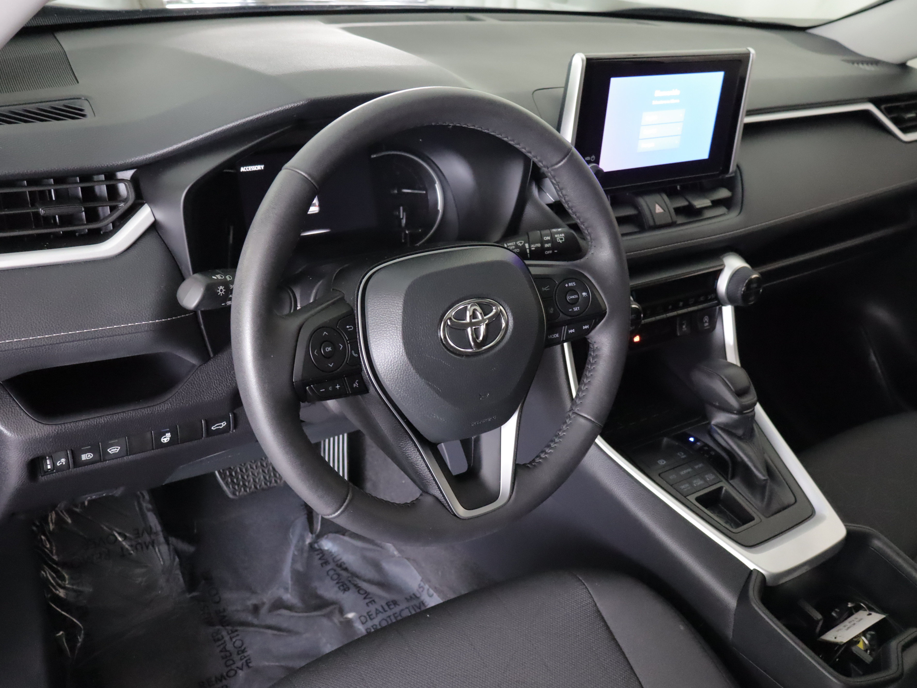 Used 2025 Toyota RAV4 XLE w/ Convenience Package AWD/4WD image 11