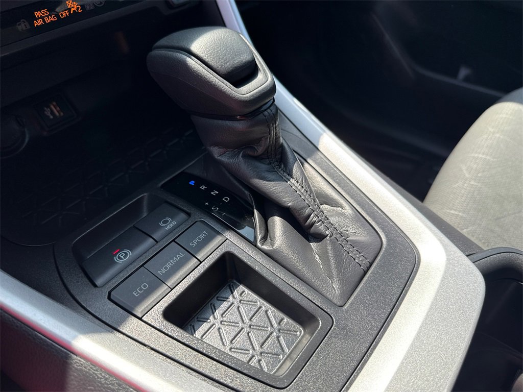 Used 2024 Toyota RAV4 XLE image 31