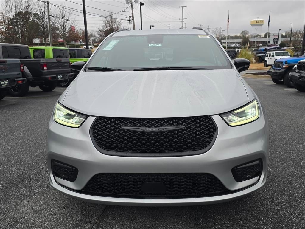 New 2026 Chrysler Pacifica Select w/ S Appearance Package FWD image 15